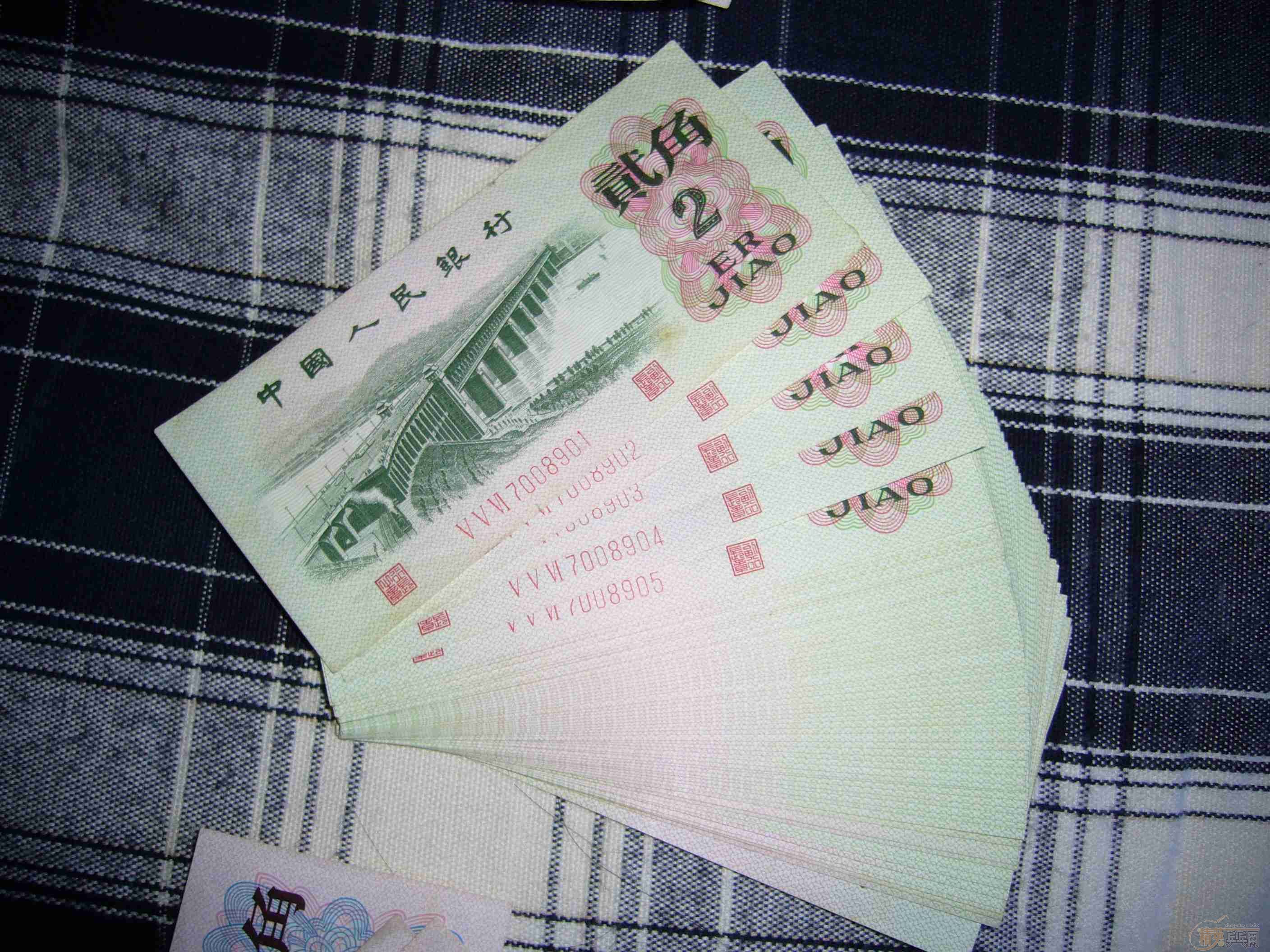 �����������׽�һ������˭�����ۣ�