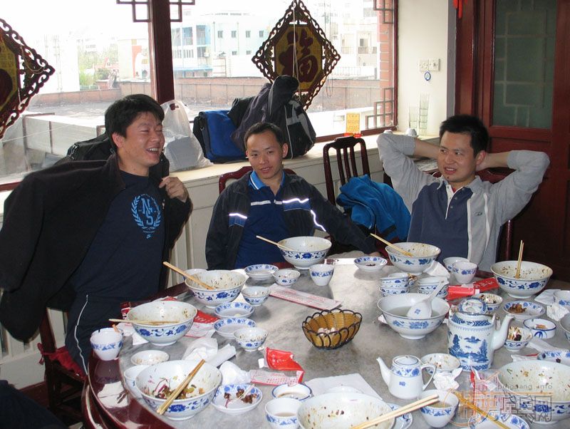 4��15�յ��Ľ쾫Ӣը�������ʵ