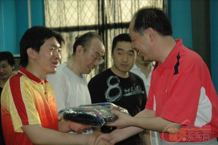 [��ͼ]5��13�վ�Ӣ�������ֲ����������ꡰ�᳤����������Բ������