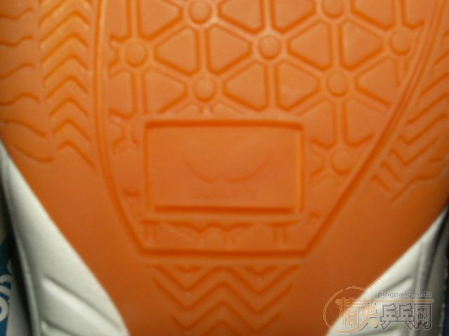 ������Ь����ˣ����˴�����˫Ь��һ�룬������STIGA