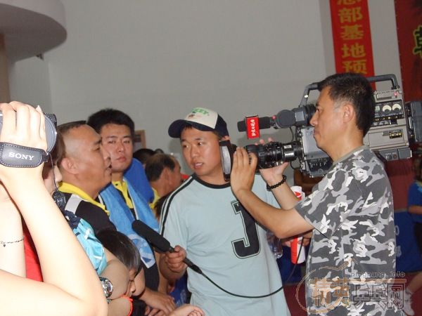 ���������������ܵ���̨���߲ɷ�