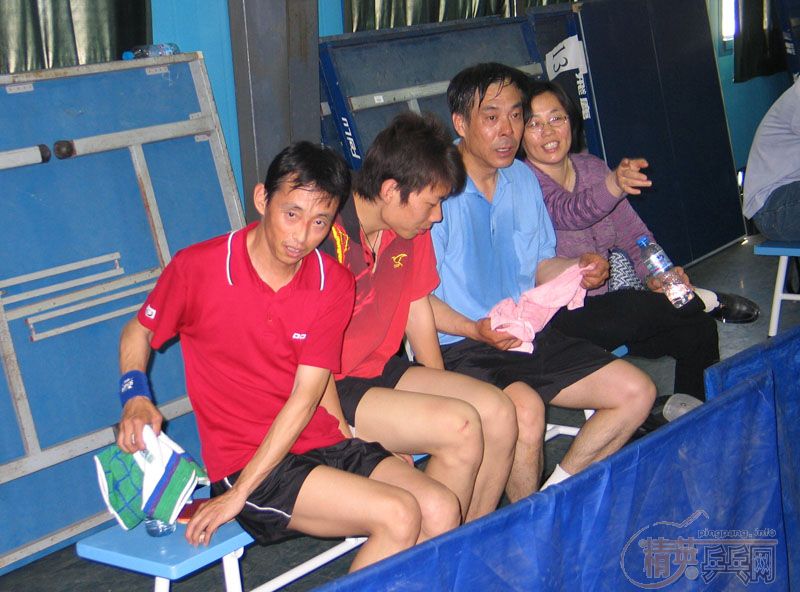 �Ⱥ��ҷ������Լ���רҵ����ĵĽ����������Ƭ����������ɽ����