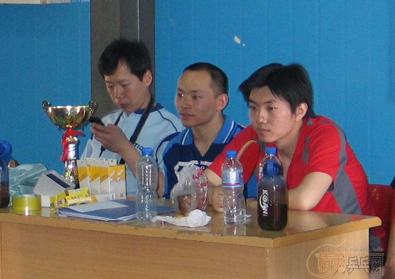 �Ⱥ��ҷ������Լ���רҵ����ĵĽ����������Ƭ����������ɽ����