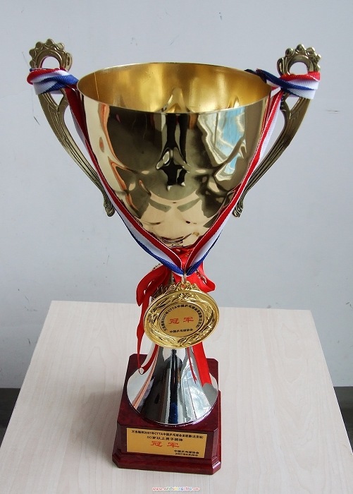 ��Ѷ��������Ӣ���ֲ���һ������������