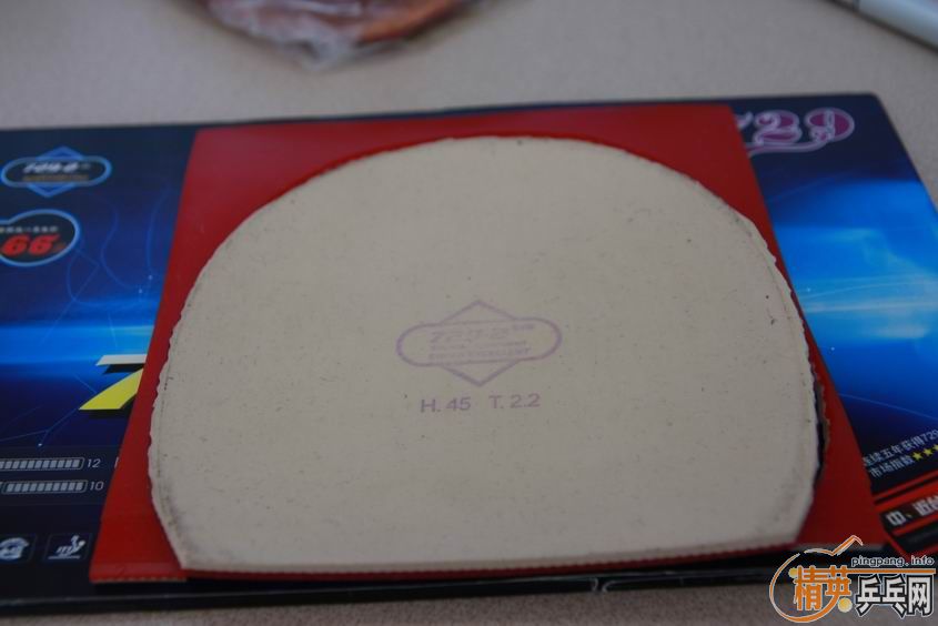 �Գ����ź�ɫ���ף���Ϊֱ�����