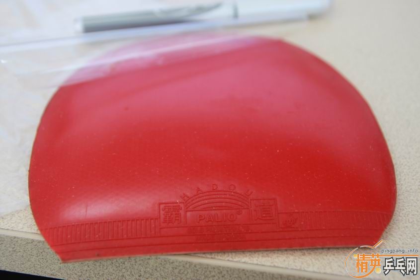 �Գ����ź�ɫ���ף���Ϊֱ�����