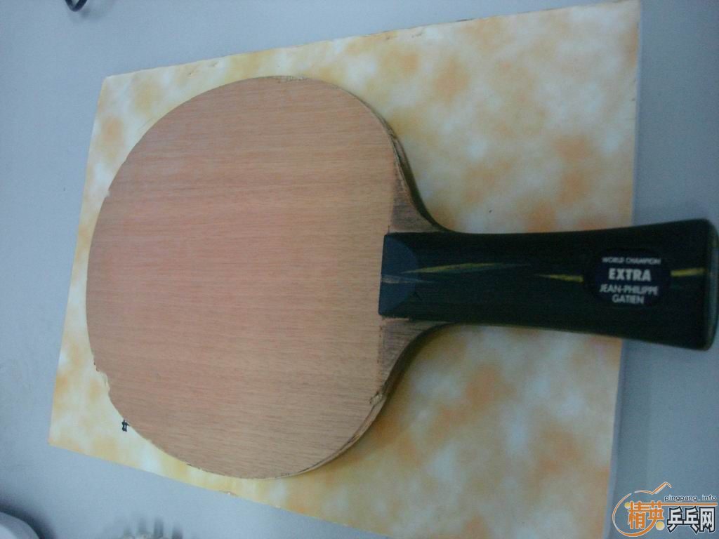 ��һ���˺����۵�YE(��)�ͽ�Ƥ��