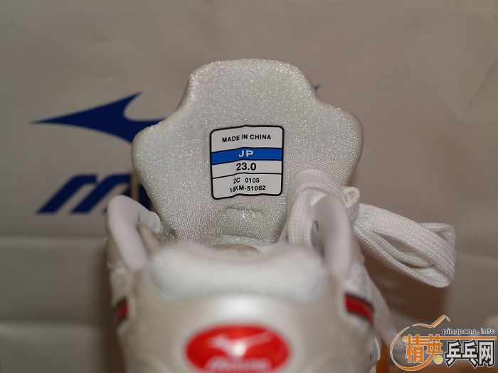 --**����ŨWAVE DRIVEƹ����Ьһ˫��JP23�ģ��൱��36.5�ţ������棬�ؼۣ�450��!