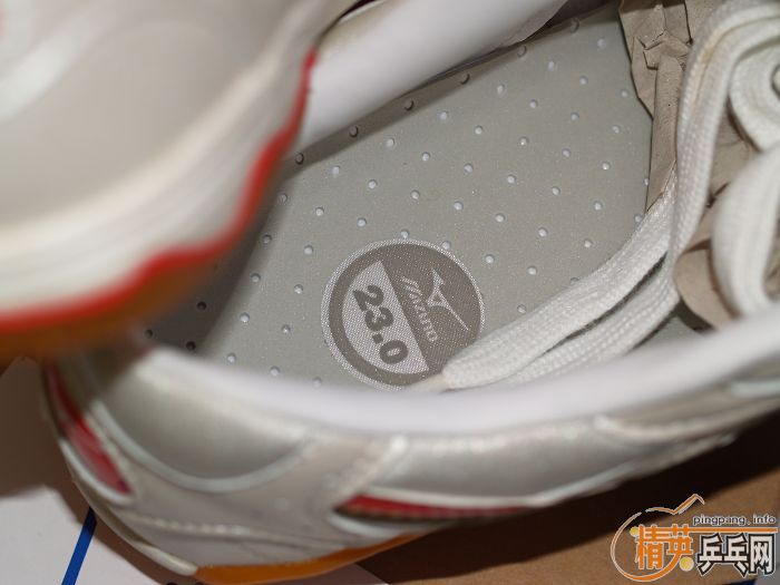 --**����ŨWAVE DRIVEƹ����Ьһ˫��JP23�ģ��൱��36.5�ţ������棬�ؼۣ�450��!