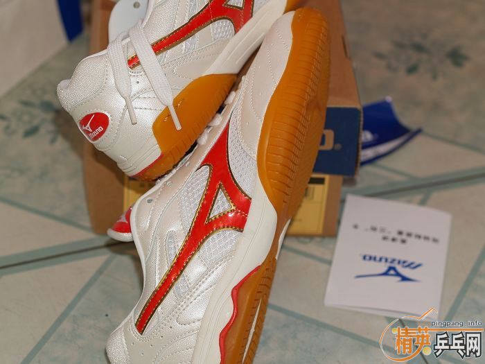 --**����ŨWAVE DRIVEƹ����Ьһ˫��JP23�ģ��൱��36.5�ţ������棬�ؼۣ�450��!