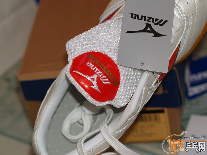 --**����ŨWAVE DRIVEƹ����Ьһ˫��JP23�ģ��൱��36.5�ţ������棬�ؼۣ�450��!