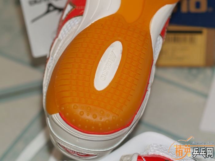 --**����ŨWAVE DRIVEƹ����Ьһ˫��JP23�ģ��൱��36.5�ţ������棬�ؼۣ�450��!