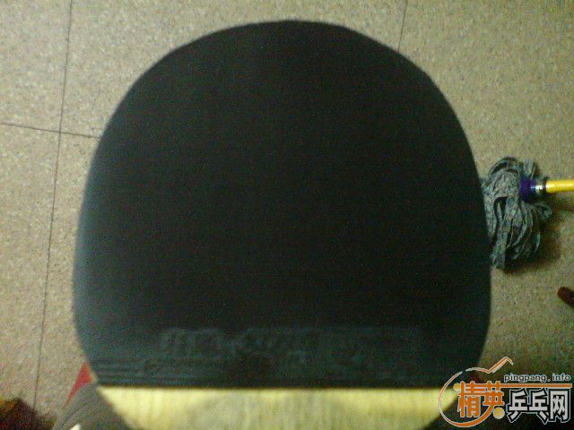 ��һ���ɫ��Ƥ�����и�NEO��3 55���죨��ͼ�ˣ�������˼����һ��ۣ������к���Ψһճ�Խ�Ƥ��ȫ�����220����