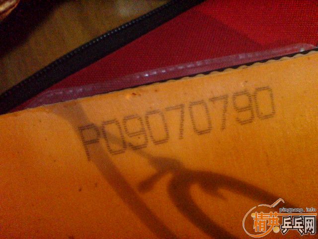 ��һ���ɫ��Ƥ�����и�NEO��3 55���죨��ͼ�ˣ�������˼����һ��ۣ������к���Ψһճ�Խ�Ƥ��ȫ�����220����