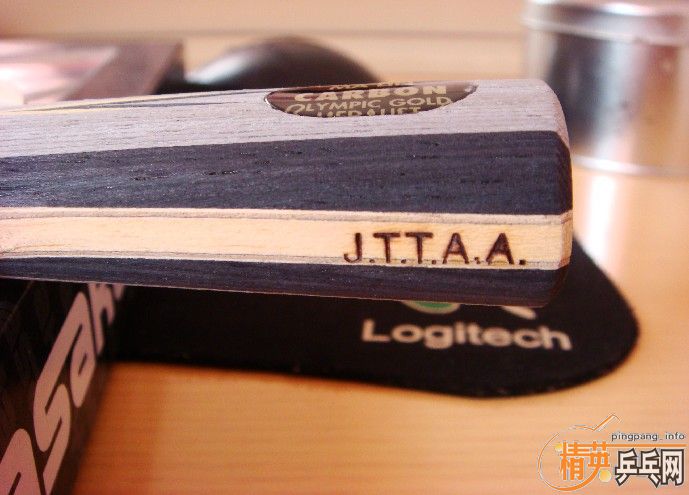 ������Ϻ�ɫ���ĵ���̼  �ٵĶ�������������ȥ