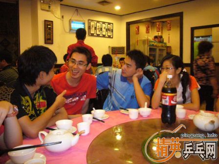 ZS98QAR8.jpg