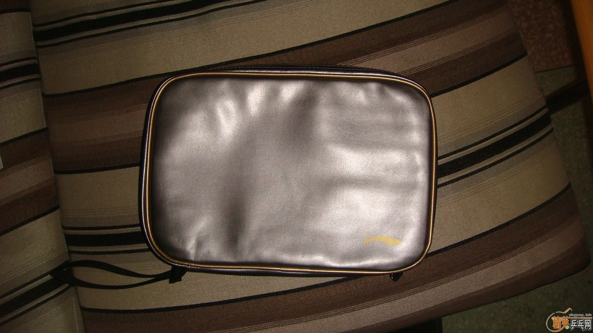 ������450.����Ǻ�ɫ�����к�ɫ�տ񡣺�˫ϲ��