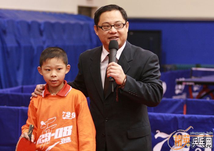 <FONT color=#800000 size=4><STRONG>ͼ�ģ�������729��ƹ���ϱ���ս����729-08����֮���ܾ�����Ϋ����Ļ��</STRONG></FONT>