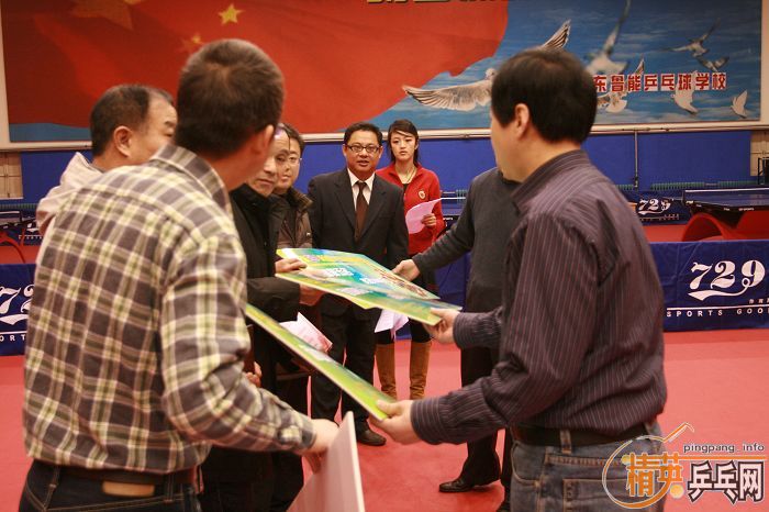 <FONT color=#800000 size=4><STRONG>ͼ�ģ�������729��ƹ���ϱ���ս����729-08����֮���ܾ�����Ϋ����Ļ��</STRONG></FONT>