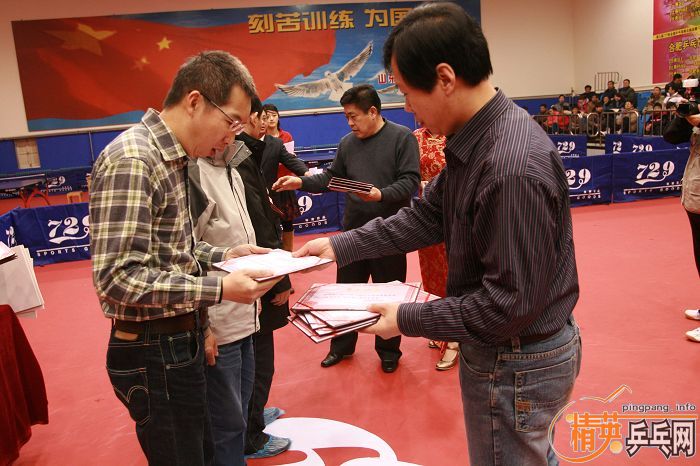 <FONT color=#800000 size=4><STRONG>ͼ�ģ�������729��ƹ���ϱ���ս����729-08����֮���ܾ�����Ϋ����Ļ��</STRONG></FONT>