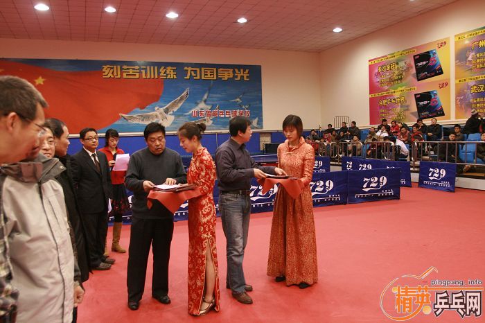 <FONT color=#800000 size=4><STRONG>ͼ�ģ�������729��ƹ���ϱ���ս����729-08����֮���ܾ�����Ϋ����Ļ��</STRONG></FONT>