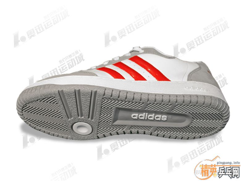 ��һ˫����İ��ϣ����߻�ϲ���Ķ���