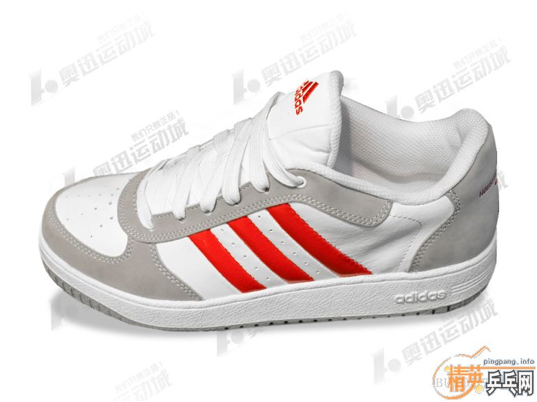 ��һ˫����İ��ϣ����߻�ϲ���Ķ���