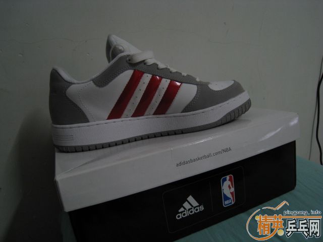 ��һ˫����İ��ϣ���ƹ����Ʒ-->yanxin270ת��