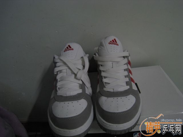 ��һ˫����İ��ϣ���ƹ����Ʒ-->yanxin270ת��