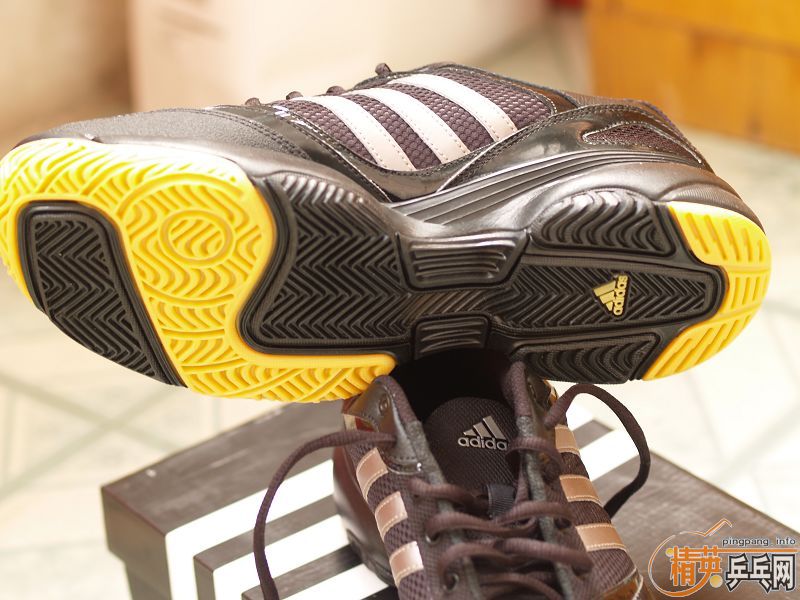 ��adidasƹ��Ь��320����ݣ��ʺ�40.5~41�Ľ�-->yanxin270ת��