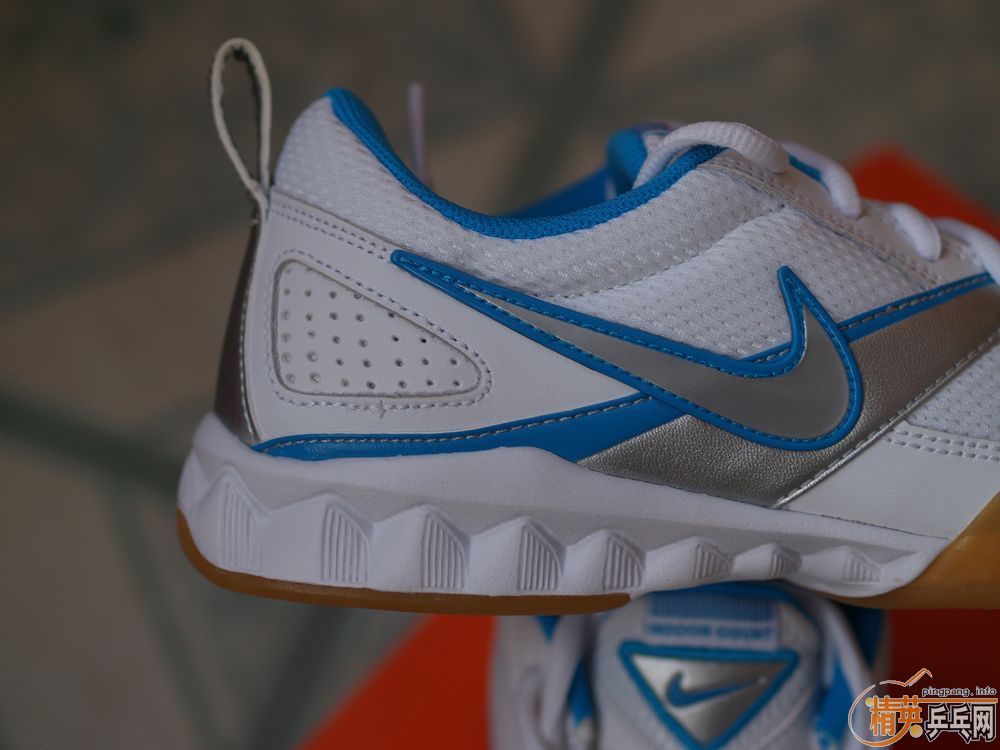 ��nikeƹ��Ь��Ů��һ˫����36.5�룬�ʺ�36.5~37�Ľš�300��˳�ᣡ