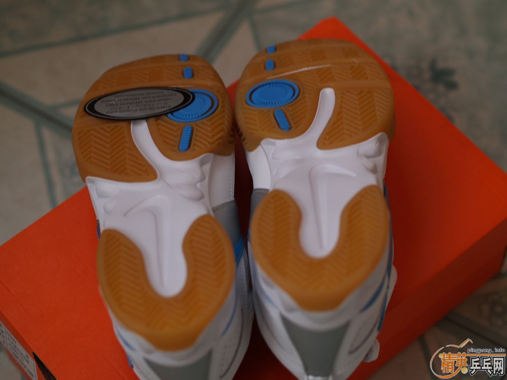 ��nikeƹ��Ь��Ů��һ˫����36.5�룬�ʺ�36.5~37�Ľš�300��˳�ᣡ