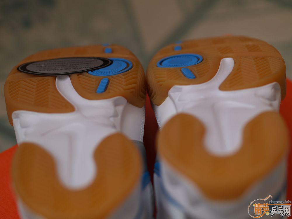 ��nikeƹ��Ь��Ů��һ˫����36.5�룬�ʺ�36.5~37�Ľš�300��˳�ᣡ