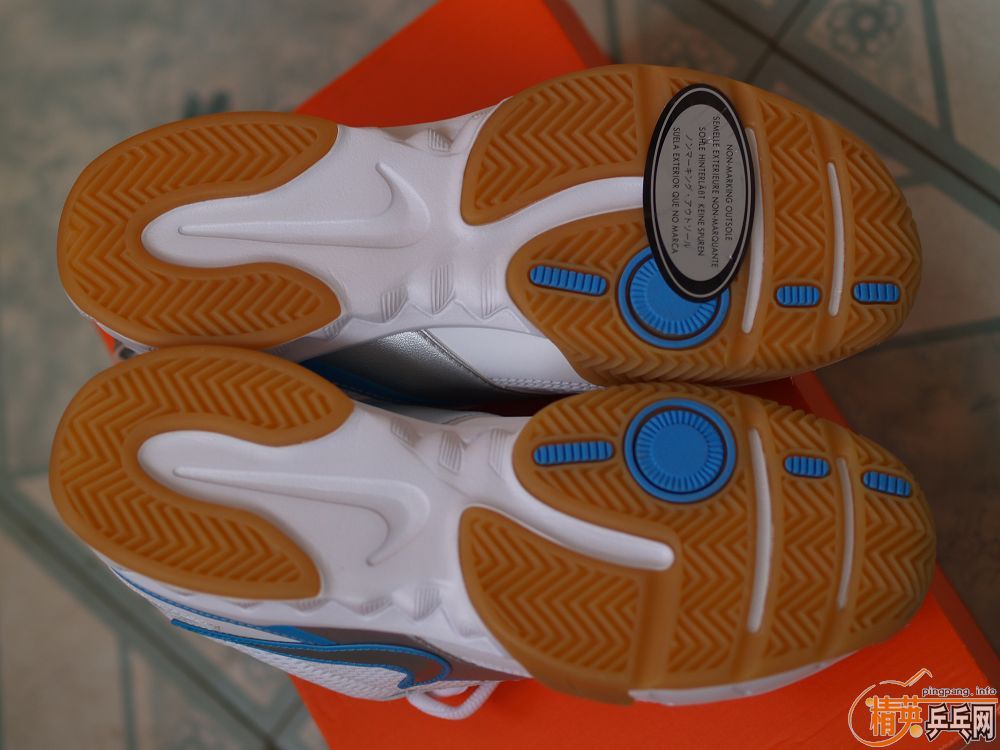 ��nikeƹ��Ь��Ů��һ˫����36.5�룬�ʺ�36.5~37�Ľš�300��˳�ᣡ