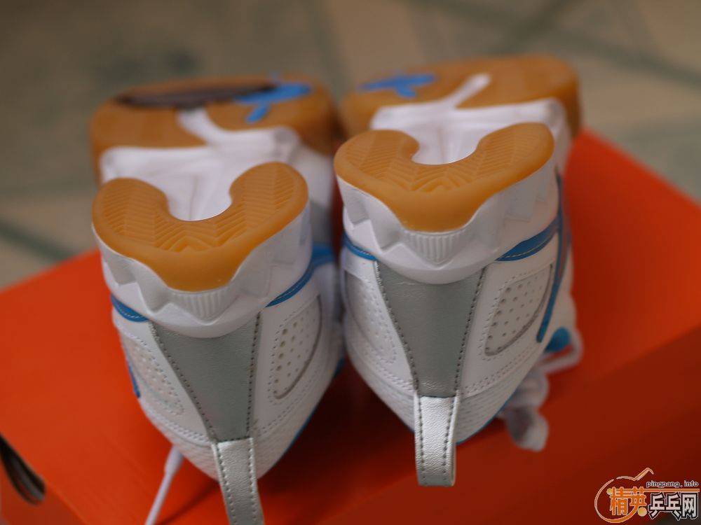 ��nikeƹ��Ь��Ů��һ˫����36.5�룬�ʺ�36.5~37�Ľš�300��˳�ᣡ