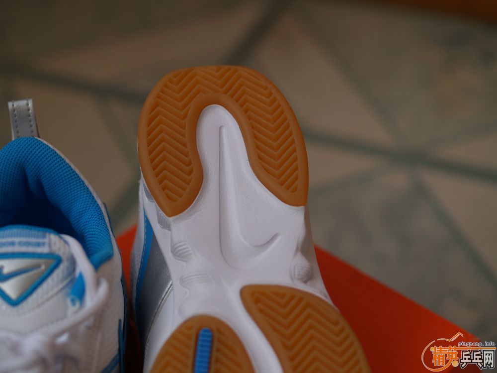 ��nikeƹ��Ь��Ů��һ˫����36.5�룬�ʺ�36.5~37�Ľš�300��˳�ᣡ