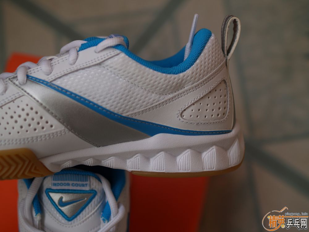 ��nikeƹ��Ь��Ů��һ˫����36.5�룬�ʺ�36.5~37�Ľš�300��˳�ᣡ