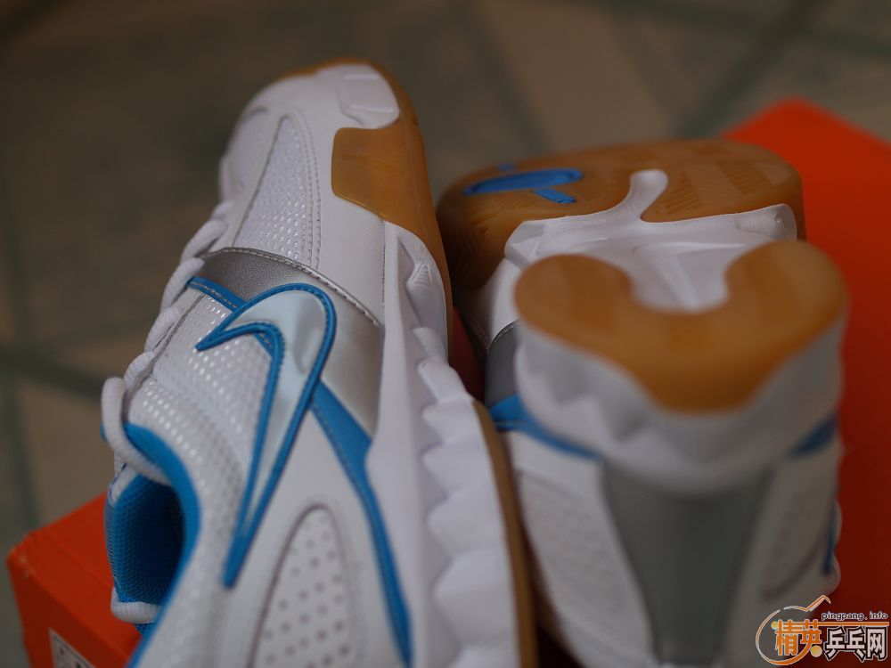 ��nikeƹ��Ь��Ů��һ˫����36.5�룬�ʺ�36.5~37�Ľš�300��˳�ᣡ