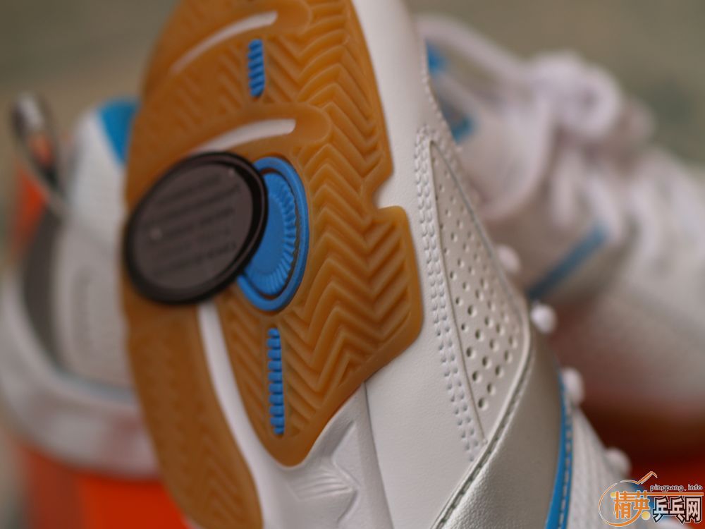 ��nikeƹ��Ь��Ů��һ˫����36.5�룬�ʺ�36.5~37�Ľš�300��˳�ᣡ