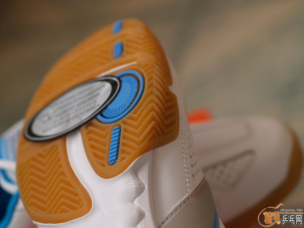 ��nikeƹ��Ь��Ů��һ˫����36.5�룬�ʺ�36.5~37�Ľš�300��˳�ᣡ