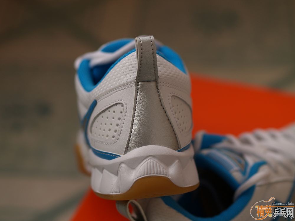 ��nikeƹ��Ь��Ů��һ˫����36.5�룬�ʺ�36.5~37�Ľš�300��˳�ᣡ