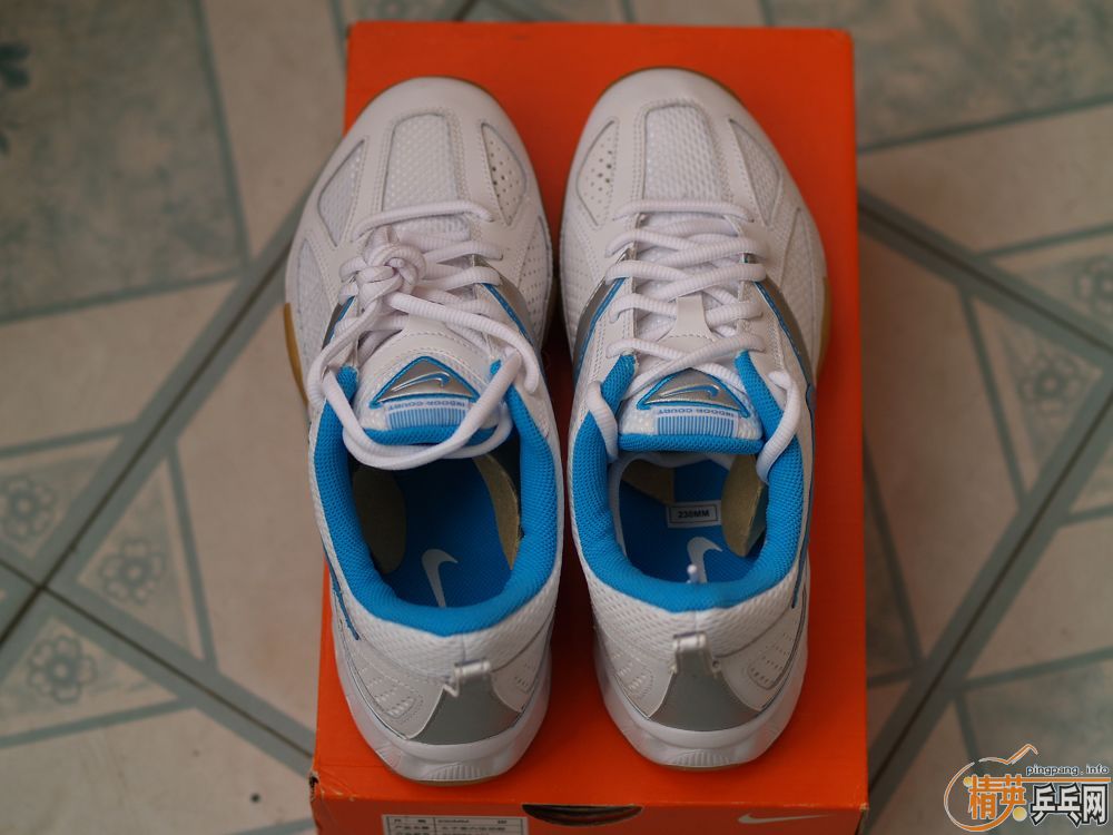 ��nikeƹ��Ь��Ů��һ˫����36.5�룬�ʺ�36.5~37�Ľš�300��˳�ᣡ