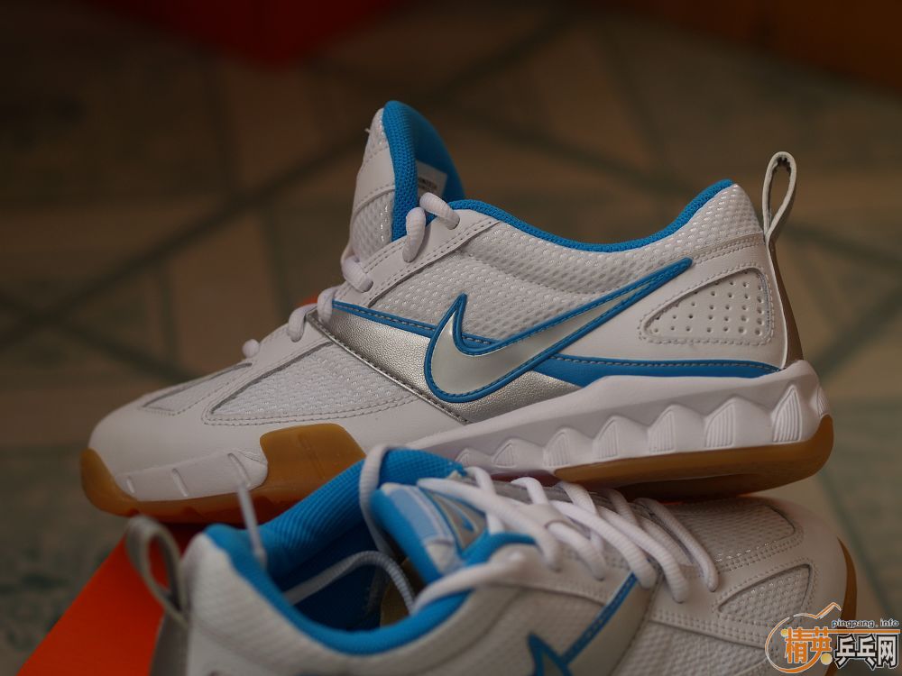 ��nikeƹ��Ь��Ů��һ˫����36.5�룬�ʺ�36.5~37�Ľš�300��˳�ᣡ