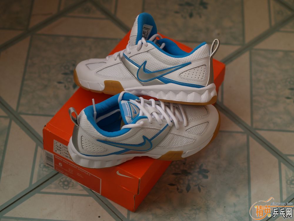 ��nikeƹ��Ь��Ů��һ˫����36.5�룬�ʺ�36.5~37�Ľš�300��˳�ᣡ