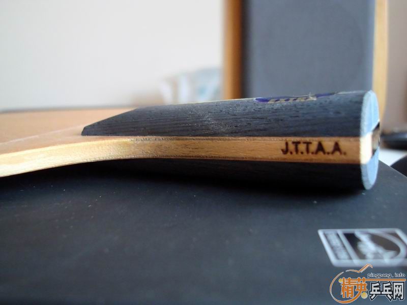 ������ɫ�µ��հ�ye