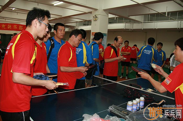 [��ͼ]��Ӣ���ӱ������Ѿ��ֲ�08-09����ܾ���(6��21��)����200�ڡ����ʵ