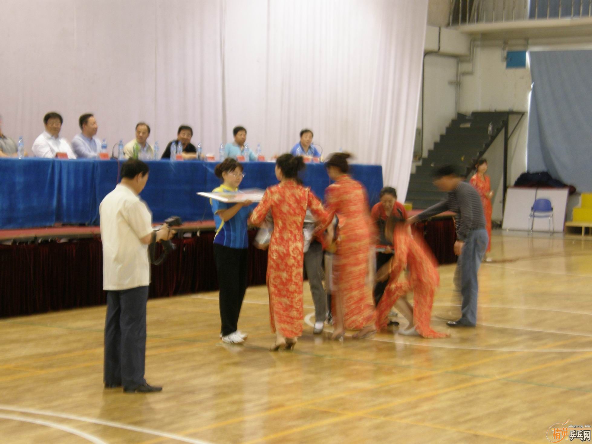 �������������ڶ��硰ʥ�ѱ���ְ��ƹ������ʤ����Ļ