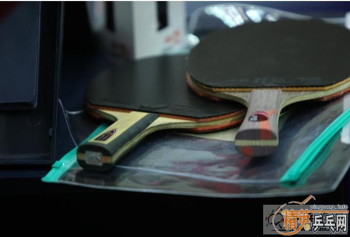 ����ʫ���ù��İ�ǡ���һ�飬����ʫ������ǩ�������棬�Ѿ�ȫ��λ��ͼ