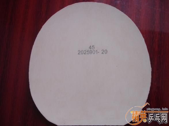 ���ǳ��µĺ�ɫ����ŷ����3���ͺ�ɫ��������������180������֧����