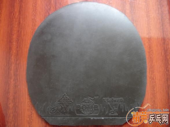 ���ǳ��µĺ�ɫ����ŷ����3���ͺ�ɫ��������������180������֧����